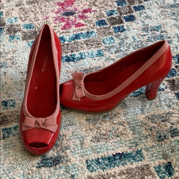 AEROSOLES Shoes - Aerosoles Vintage Red Heels❤️ Sz 7.5